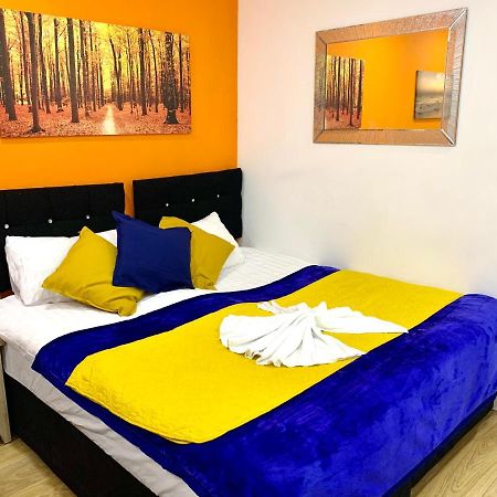 London 2 Bedroom Apartment, Kitchen, Reception&Private Garden Exterior foto