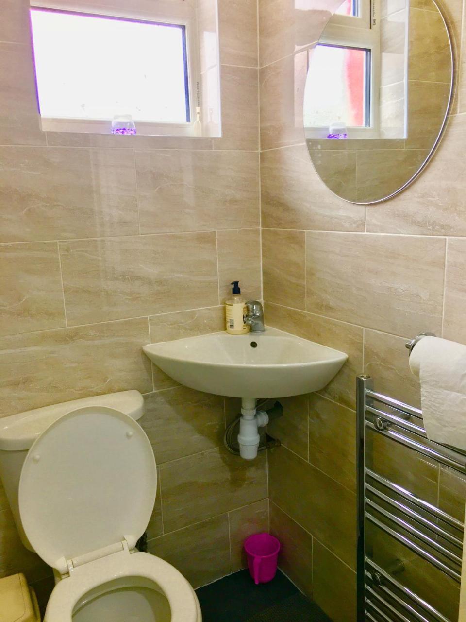 London 2 Bedroom Apartment, Kitchen, Reception&Private Garden Exterior foto