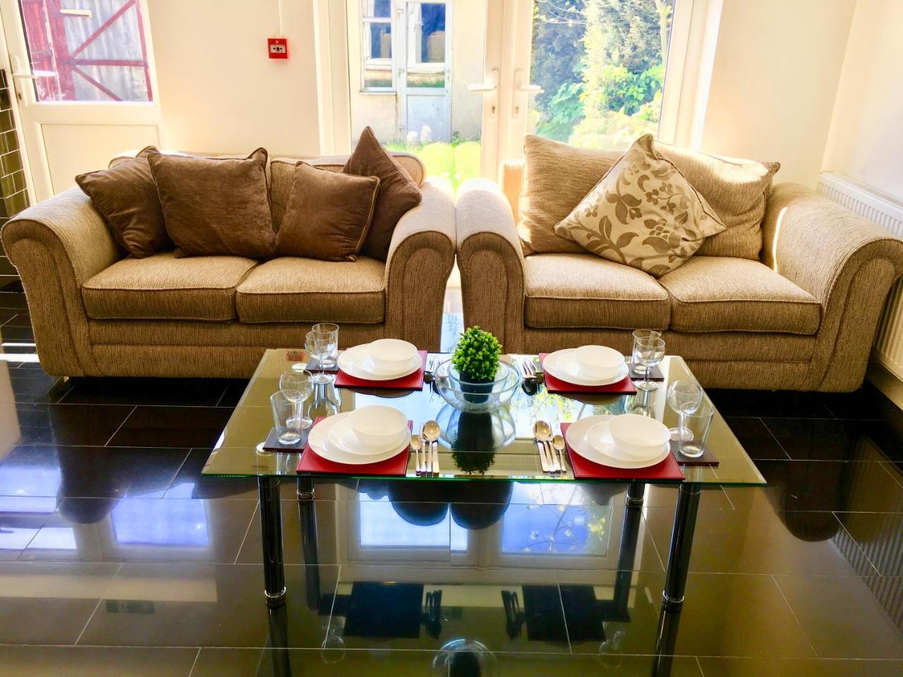 London 2 Bedroom Apartment, Kitchen, Reception&Private Garden Exterior foto