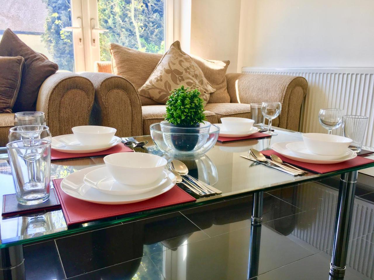 London 2 Bedroom Apartment, Kitchen, Reception&Private Garden Exterior foto