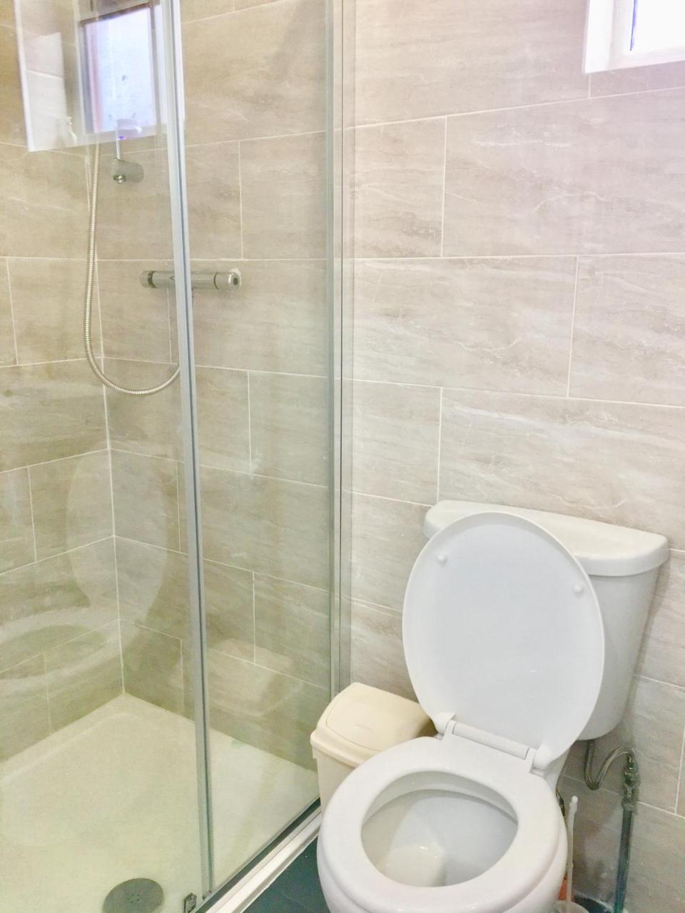 London 2 Bedroom Apartment, Kitchen, Reception&Private Garden Exterior foto