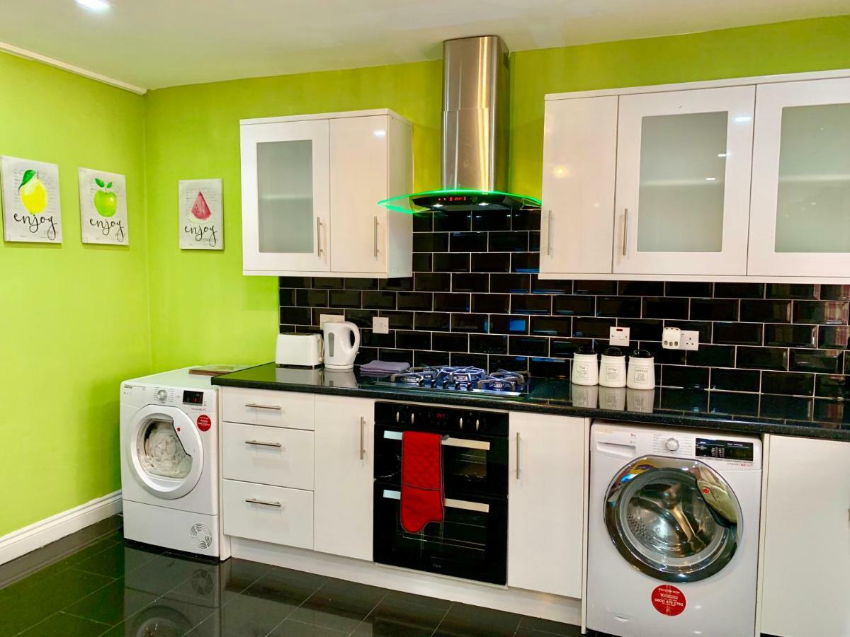 London 2 Bedroom Apartment, Kitchen, Reception&Private Garden Exterior foto