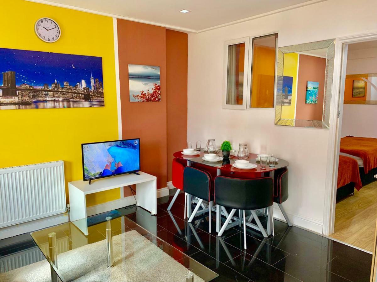 London 2 Bedroom Apartment, Kitchen, Reception&Private Garden Exterior foto