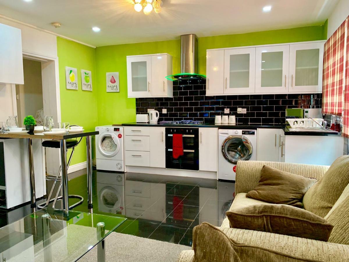 London 2 Bedroom Apartment, Kitchen, Reception&Private Garden Exterior foto