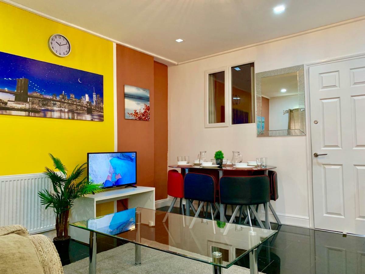 London 2 Bedroom Apartment, Kitchen, Reception&Private Garden Exterior foto