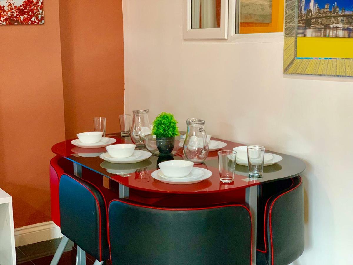 London 2 Bedroom Apartment, Kitchen, Reception&Private Garden Exterior foto