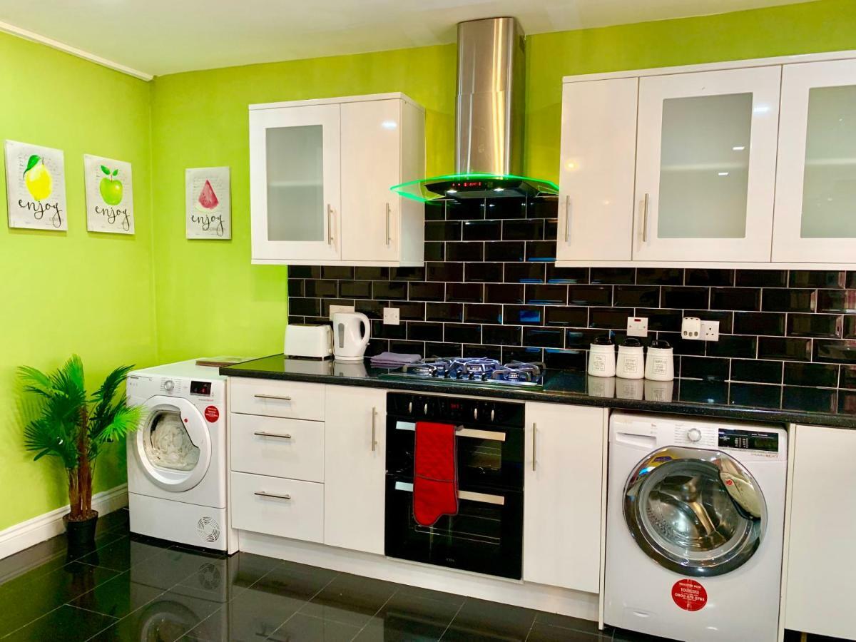 London 2 Bedroom Apartment, Kitchen, Reception&Private Garden Exterior foto