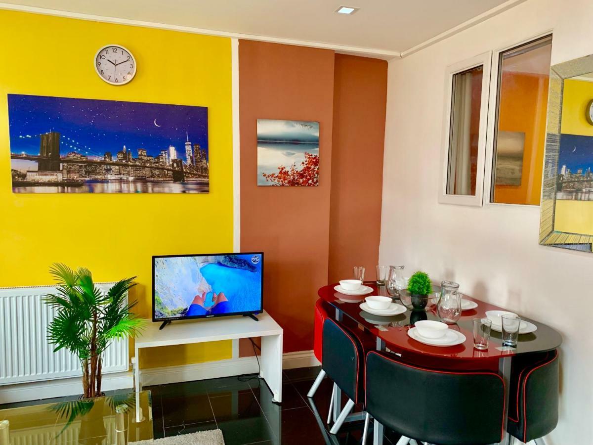 London 2 Bedroom Apartment, Kitchen, Reception&Private Garden Exterior foto